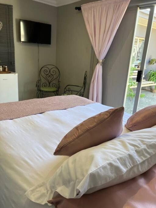 Stellies Accommodation - Room 2 ケートマンスフープ エクステリア 写真