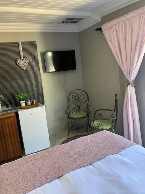 Stellies Accommodation - Room 2 ケートマンスフープ エクステリア 写真