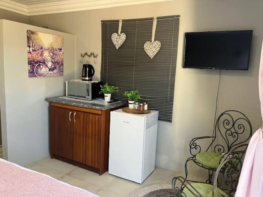 Stellies Accommodation - Room 2 ケートマンスフープ エクステリア 写真