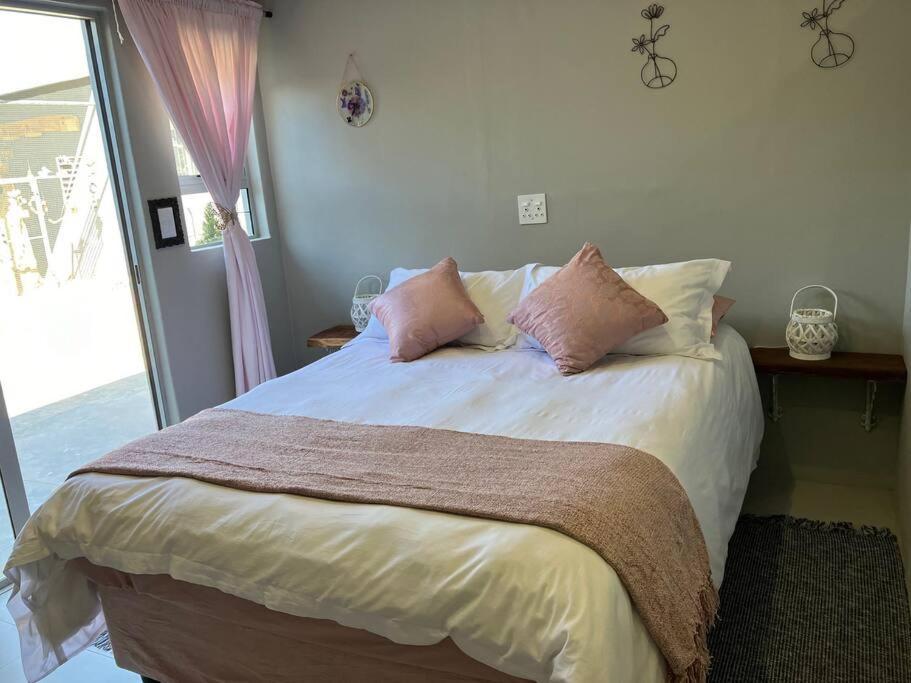 Stellies Accommodation - Room 2 ケートマンスフープ エクステリア 写真
